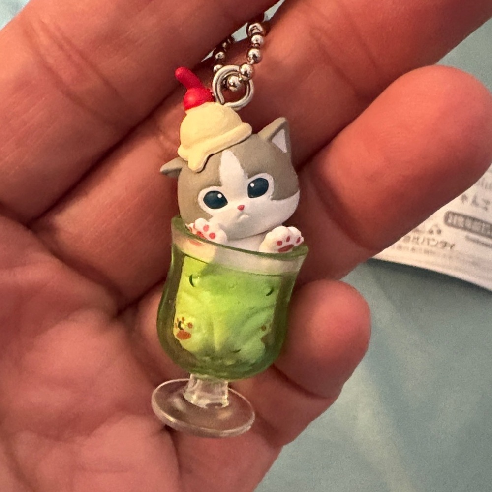 Mofusand Cat In Cream Soda Swing Mascot Series Bandai 2-Inch Key Chain - Picture 4 of 4